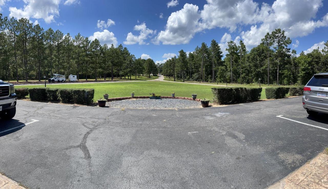 Carolina Pine Inn Near Southern Pines-Pinehurst Pinebluff Exteriér fotografie